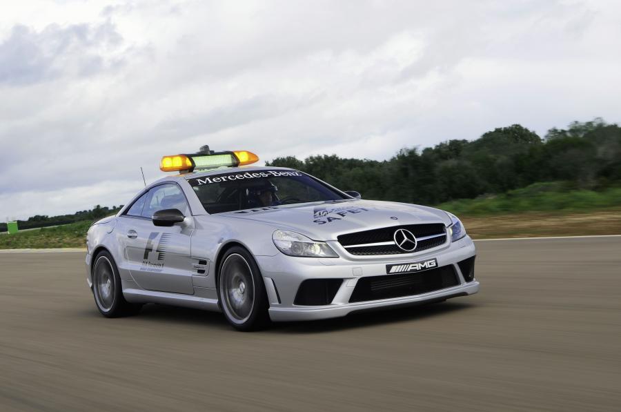  Mercedes-Benz SL63 AMG F1 Safety Car 2009 года  (фото 24 из 33)